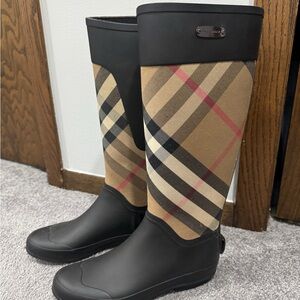 Burberry Black and Tan Winter Rain Boots